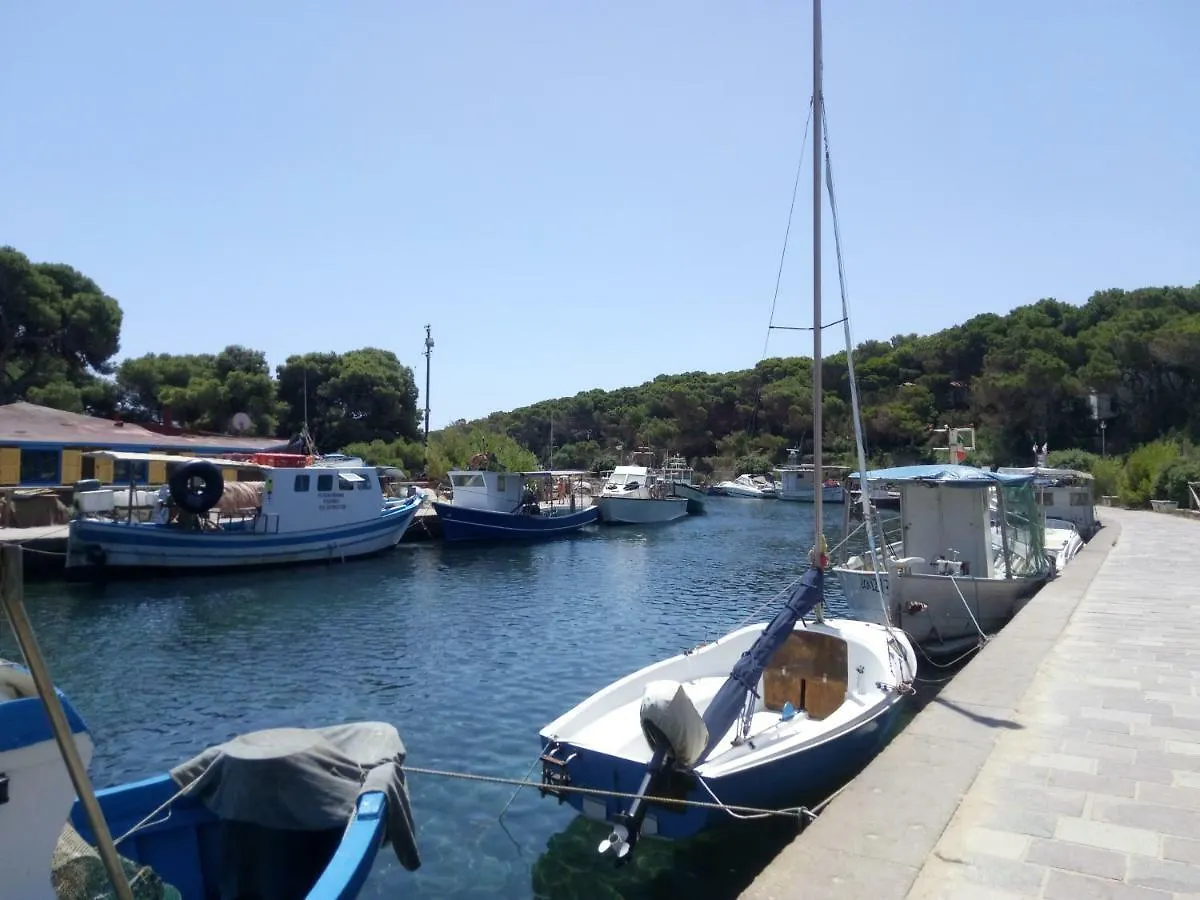 Margherita Holiday House Porto Pino 0*,